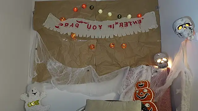 Snapshot of nerak_1a_ chatting on 10.23.25 nerak 1a  online show from 10.23.25