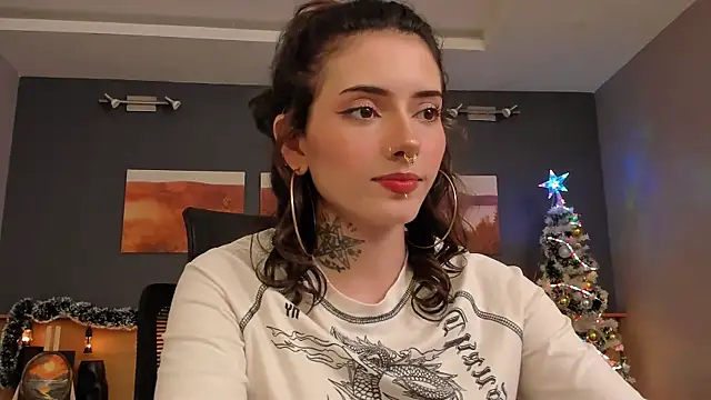 LiliJones  online show from 12.04.24