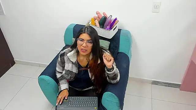 Luna Dumont online show from 02.01.25