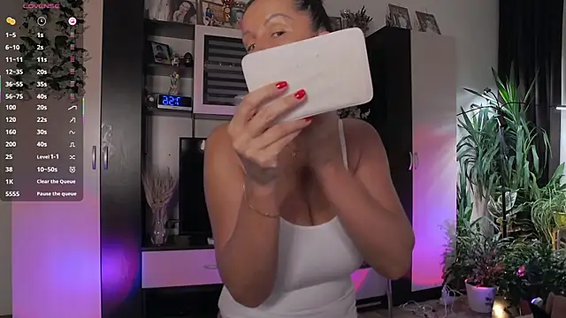 SheilaRyan online show from 04.04.26