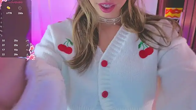 Snapshot of NATAASHA___ chatting on 09.18.25 NATAASHA    online show from 09.18.25