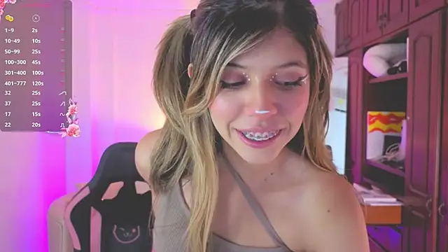 Snapshot of NATAASHA___ chatting on 09.22.25 NATAASHA    online show from 09.22.25