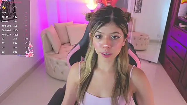 Snapshot of NATAASHA___ chatting on 09.25.25 NATAASHA    online show from 09.25.25