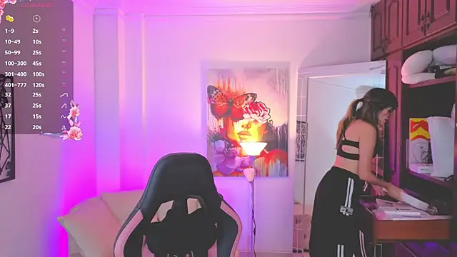 Snapshot of NATAASHA___ chatting on 10.17.25 NATAASHA    online show from 10.17.25