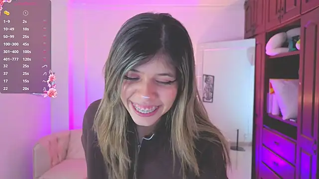 Snapshot of NATAASHA___ chatting on 10.21.25 NATAASHA    online show from 10.21.25