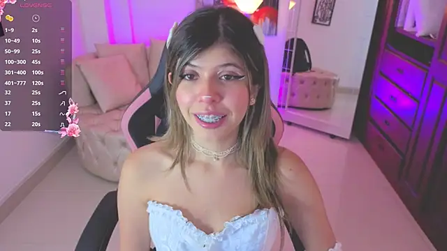 Snapshot of NATAASHA___ chatting on 10.23.25 NATAASHA    online show from 10.23.25