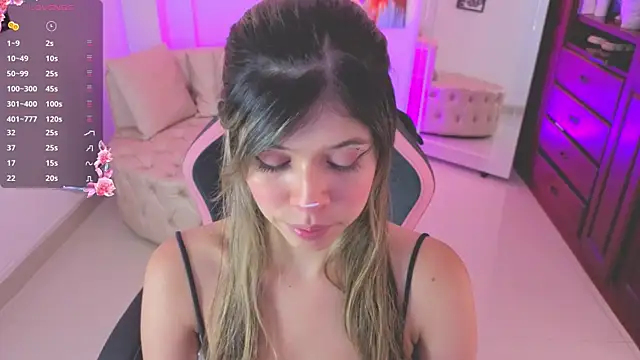 Snapshot of NATAASHA___ chatting on 10.24.25 NATAASHA    online show from 10.24.25