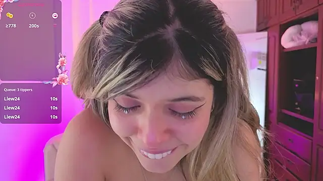 Snapshot of NATAASHA___ chatting on 03.16.26 NATAASHA online show from 03.16.26