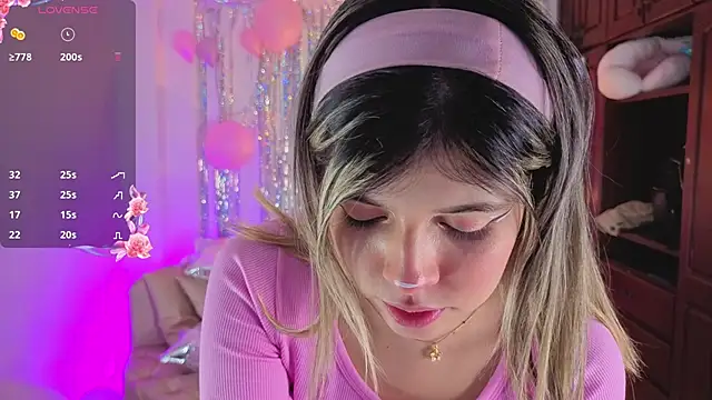 Snapshot of NATAASHA___ chatting on 04.16.26 NATAASHA online show from 04.16.26