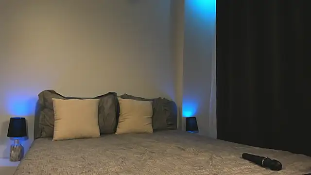 Snapshot of ShySara chatting on 02.15.25 ShySara online show from 02.15.25