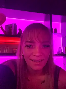 LizzyLush  online show from 09.18.25