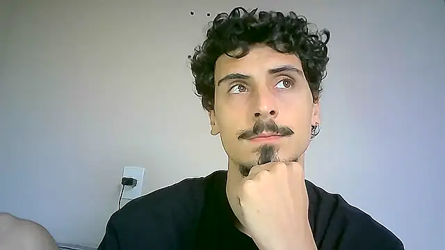 Snapshot of milkoffe chatting on 12.03.24 milkoffe online show from 12.03.24