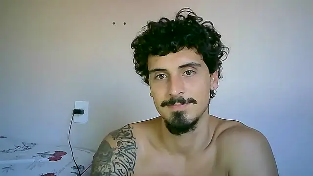 Snapshot of milkoffe chatting on 01.07.25 milkoffe online show from 01.07.25