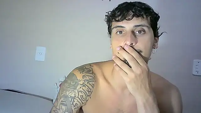 Snapshot of milkoffe chatting on 01.14.25 milkoffe online show from 01.14.25