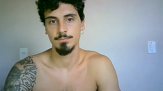 Snapshot of milkoffe chatting on 01.23.25 milkoffe online show from 01.23.25