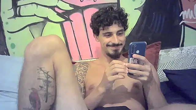 Snapshot of milkoffe chatting on 02.13.25 milkoffe online show from 02.13.25