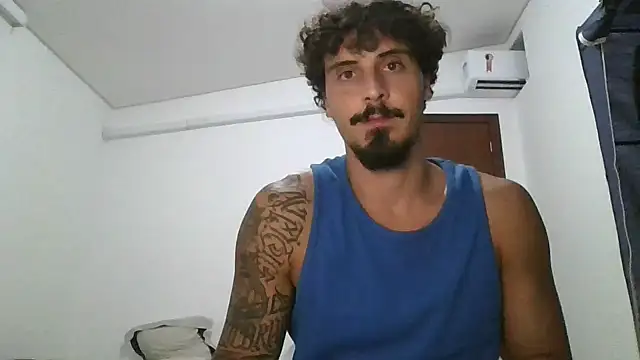 Snapshot of milkoffe chatting on 02.05.26 milkoffe online show from 02.05.26