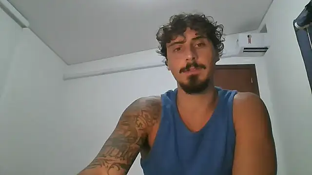 Snapshot of milkoffe chatting on 02.05.26 milkoffe online show from 02.05.26