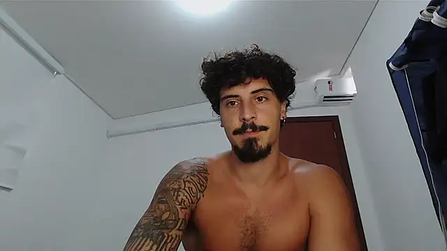 Snapshot of milkoffe chatting on 02.08.26 milkoffe online show from 02.08.26