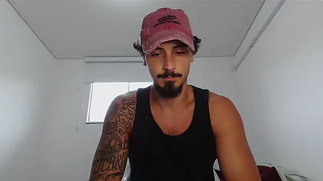 Snapshot of milkoffe chatting on 02.24.26 milkoffe online show from 02.24.26