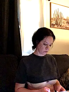 SidneyRaee online show from 10.06.25