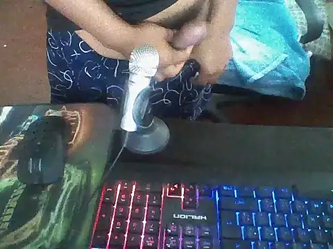 Snapshot of MauroALEXIS chatting on 11.17.25 MauroALEXIS online show from 11.17.25