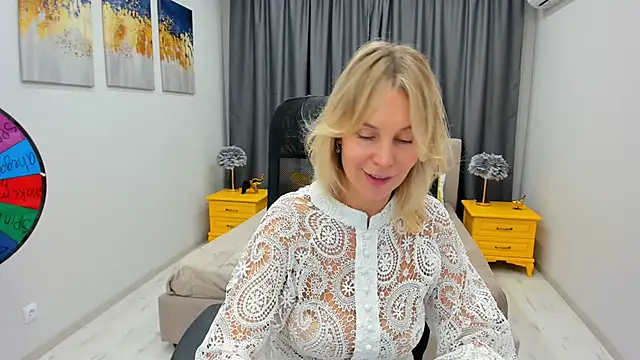 Sinty Devis online show from 01.28.25