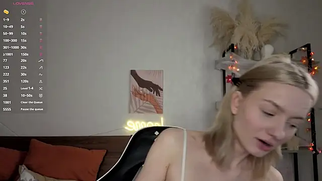 IdaValenti online show from 11.13.25