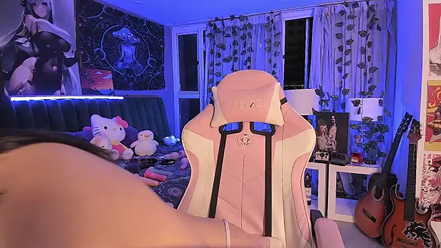 LanaKyutt online show from 12.10.24