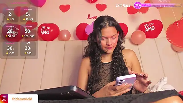 Snapshot of _frida1 chatting on 02.14.25 frida1 online show from 02.14.25