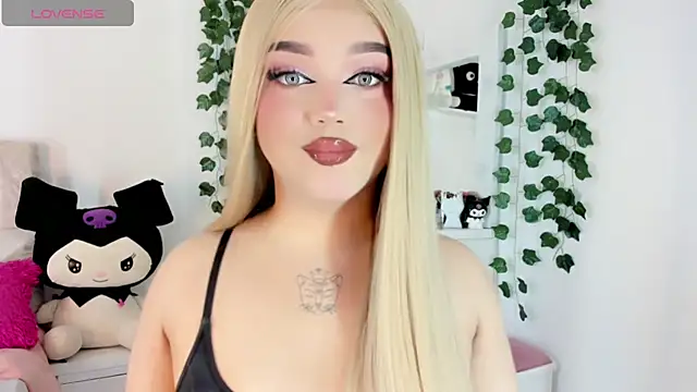 Snapshot of cattriona_muller chatting on 06.19.26 cattriona muller online show from 06.19.26