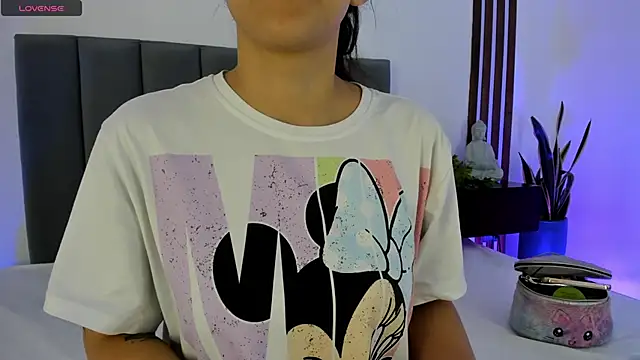 moll1e  online show from 03.15.25