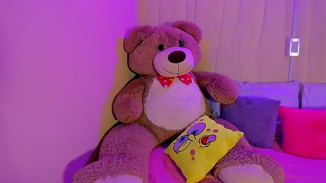 moll1e  online show from 12.04.25