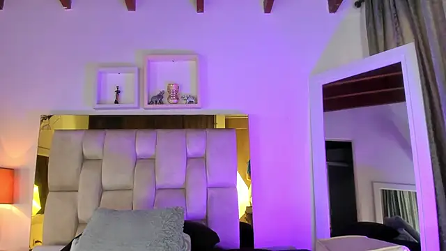 Snapshot of emmy_r chatting on 01.31.25 emmy r online show from 01.31.25