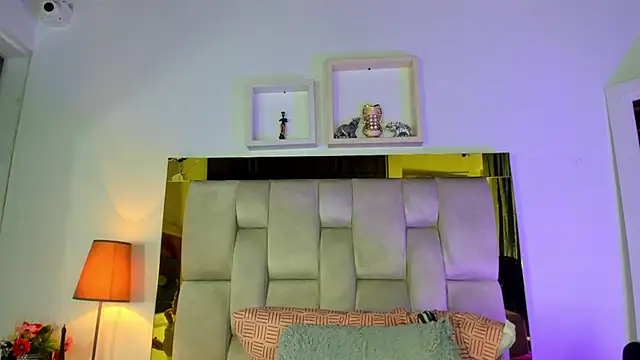 Snapshot of emmy_r chatting on 03.12.25 emmy r online show from 03.12.25