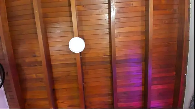 Snapshot of emmy_r chatting on 11.24.25 emmy r online show from 11.24.25