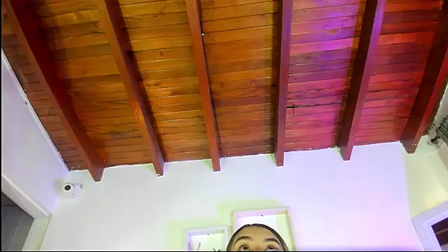 Snapshot of emmy_r chatting on 11.26.25 emmy r online show from 11.26.25