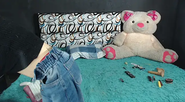 Snapshot of emma_onassis_17 chatting on 02.04.25 emma onassis 17 online show from 02.04.25