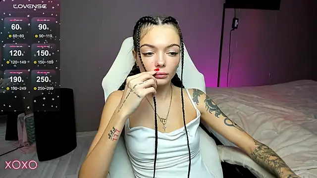 Mariella Adamss online show from 10.28.25