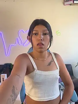 emily rosse04 online show from 12.18.24
