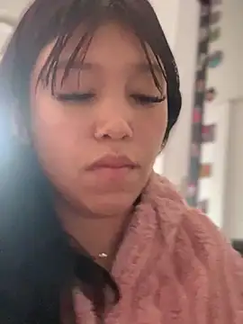 Snapshot of emily_rosse04 chatting on 09.17.25 emily rosse04 online show from 09.17.25