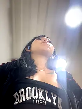 Snapshot of emily_rosse04 chatting on 10.15.25 emily rosse04 online show from 10.15.25