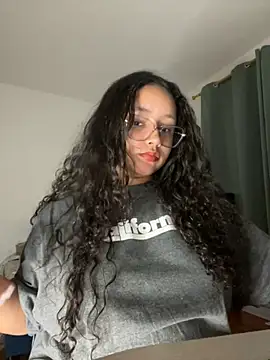 Snapshot of CurlyGirl_1 chatting on 10.09.25 CurlyGirl 1 online show from 10.09.25