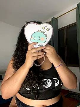 Snapshot of CurlyGirl_1 chatting on 10.14.25 CurlyGirl 1 online show from 10.14.25