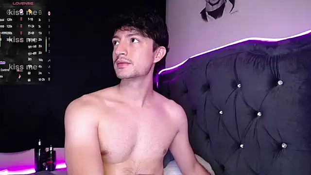 Snapshot of henry_diiaz chatting on 10.15.25 henry diiaz online show from 10.15.25