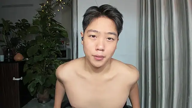 Snapshot of Oliver_Nl chatting on 09.17.25 Oliver Nl online show from 09.17.25