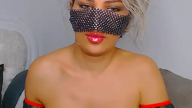 Turkish Latina online show from 01.14.25