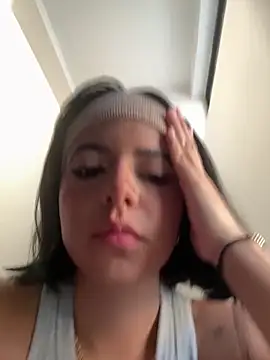 Snapshot of NicolRoss_ chatting on 12.31.24 NicolRoss  online show from 12.31.24