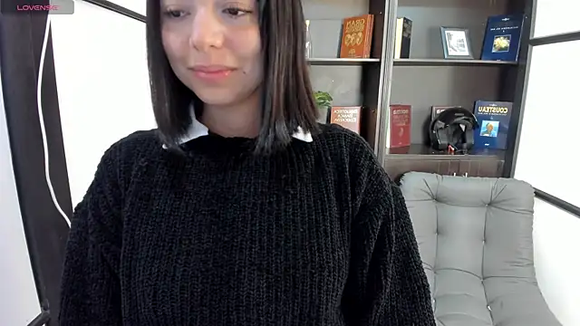 Snapshot of NicolRoss_ chatting on 09.19.25 NicolRoss  online show from 09.19.25