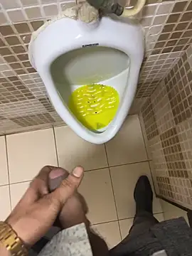 Snapshot of hitlar1026 chatting on 10.16.25 hitlar1026 online show from 10.16.25